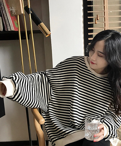 c.u.l（シーユーエル）の「【c.u.l】【2019AW】オーバーサイズ ボーダー スウェット chw711（スウェット・レディース・ブラック/レッド/マスタード・FREE）」の9枚目の写真