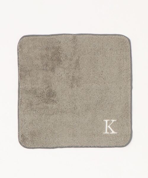BIRTHDAY BAR（バースデイバー）の「アルファベット刺繍 タオルハンカチ グレー（ハンカチ/ハンドタオル・レディース・H/M/R/A/K/S/T/Y/N/C・フリー）」の4枚目の写真