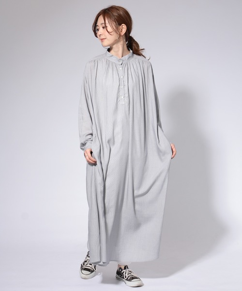 AMERICAN HOLIC（アメリカンホリック）の「ハイネックショルダーギャザーワンピース① ＊（ワンピース・レディース・ストライプ・FREE）」の2枚目の写真