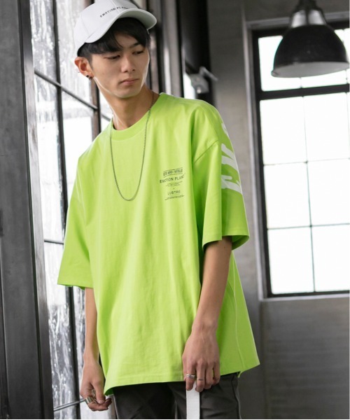 EMOTION PLANET(エモーションプラネット)の「EMOTION PLANET / バックプリント / ショルダービッグロゴ / フロント ワンポイント Tシャツ(Tシャツ/カットソー・メンズ・ライム/ホワイト・LL/M/L)」の16枚目の写真