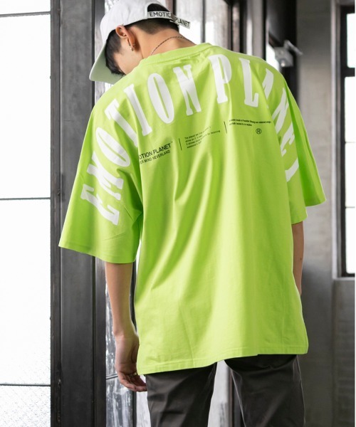 EMOTION PLANET(エモーションプラネット)の「EMOTION PLANET / バックプリント / ショルダービッグロゴ / フロント ワンポイント Tシャツ(Tシャツ/カットソー・メンズ・ライム/ホワイト・LL/M/L)」の18枚目の写真