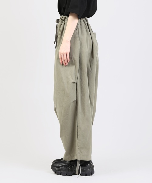 DING（ディング）の「DING/ワイドイージーパンツ（その他パンツ・レディース・カーキ/ベージュ/ブラック・FREE）」の9枚目の写真