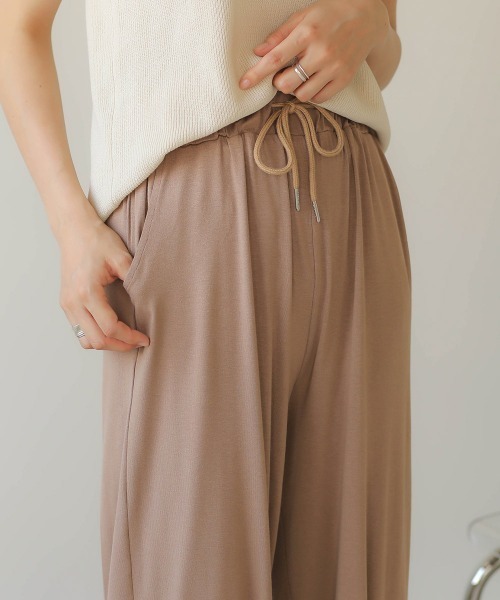 Bab(バブ)の「【WEB限定】とろみカットワイドリラックスパンツ(その他パンツ・レディース・ベージュ/チャコールグレー/グレー/ブラック・FREE)」の7枚目の写真