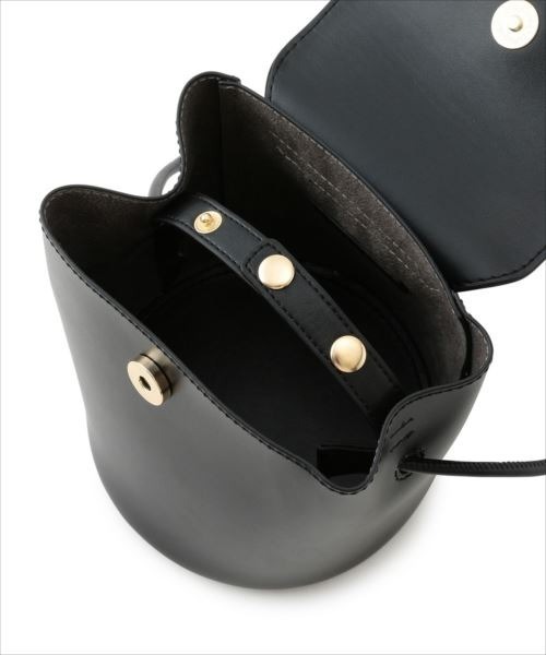 ADAM ET ROPE'(アダムエロペ)の「ラウンドコンビフラップポシェット(ショルダーバッグ・レディース・ホワイト/ブラック/オレンジ/グリーン/ベージュ・FREE)」の15枚目の写真