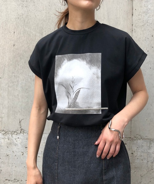 &g'aime（アンジェム）の「【&g'aime】フォトプリントTシャツ（Tシャツ/カットソー・レディース・ホワイト/ブラック・FREE）」の9枚目の写真