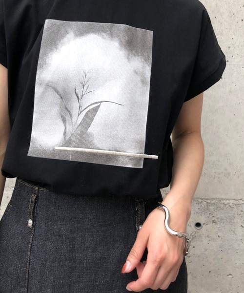 &g'aime（アンジェム）の「【&g'aime】フォトプリントTシャツ（Tシャツ/カットソー・レディース・ホワイト/ブラック・FREE）」の12枚目の写真