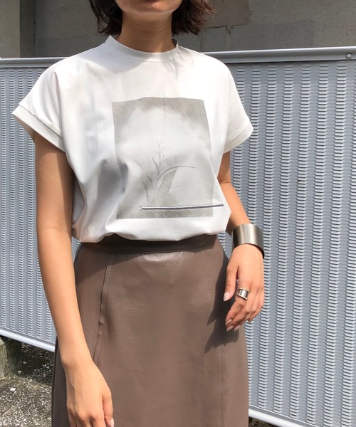 &g'aime（アンジェム）の「【&g'aime】フォトプリントTシャツ（Tシャツ/カットソー・レディース・ホワイト/ブラック・FREE）」の4枚目の写真