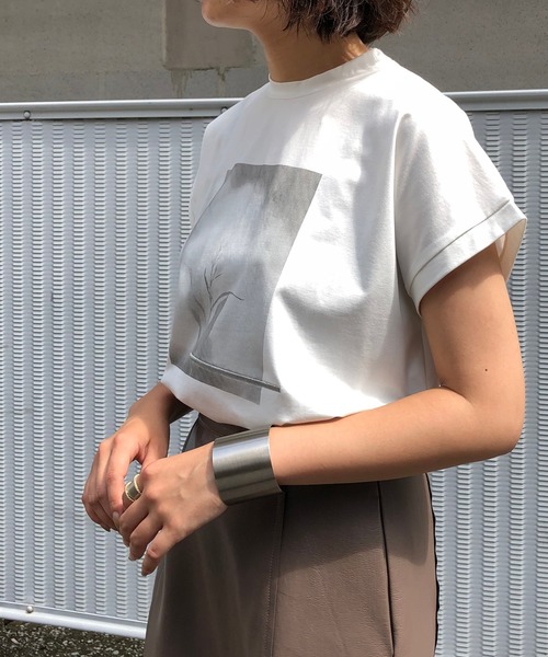 &g'aime（アンジェム）の「【&g'aime】フォトプリントTシャツ（Tシャツ/カットソー・レディース・ホワイト/ブラック・FREE）」の6枚目の写真