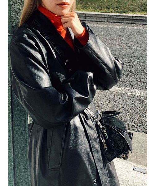 EVRIS（エヴリス）の「フェイクレザーロングコート（テーラードジャケット・レディース・ブラック/ブラウン・FREE）」の3枚目の写真