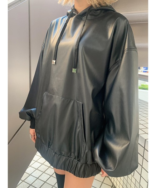 EGOIST（エゴイスト）の「フェイクレザーオーバーフードＴＯＰ（パーカー・レディース・ブラック・FREE）」の8枚目の写真