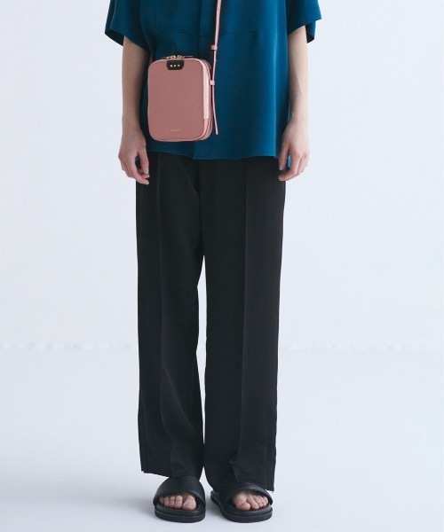 【新品】CULLNI　クルニ　センタープレススリットヘムパンツ　タグ付き　美品 CULLNI 2021春夏センタープレススリットヘムパンツ
