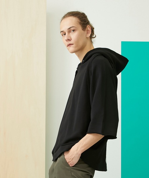 UNITED TOKYO(ユナイテッドトウキョウ)の「Beijing sp half sleeve parka(パーカー・メンズ・ブラック/グリーン・3/1/2)」の4枚目の写真