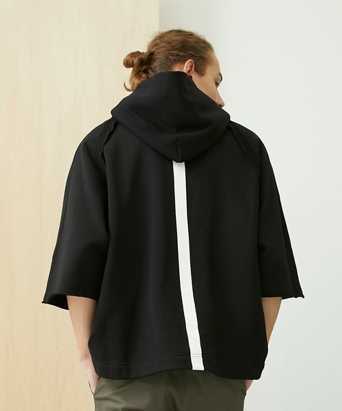 UNITED TOKYO(ユナイテッドトウキョウ)の「Beijing sp half sleeve parka(パーカー・メンズ・ブラック/グリーン・3/1/2)」の5枚目の写真