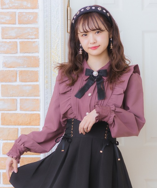 ROJITA（ロジータ）の「パール釦Ｖフリルブラウス（シャツ/ブラウス・レディース・ブラック/パープル・FREE）」の3枚目の写真