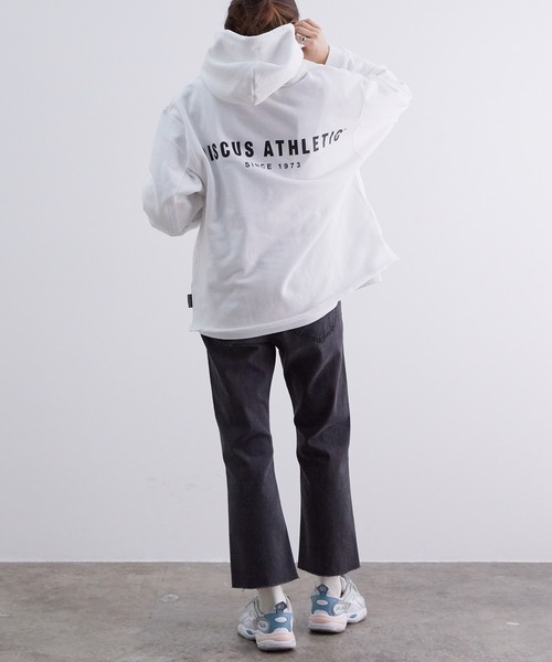 VIS（ビス）の「【ともわか×DISCUS ATHLETIC(R)】【WEB限定】裏毛カットオフプルパーカー（パーカー・レディース・ホワイト/パープル/ブラック・FREE）」の11枚目の写真