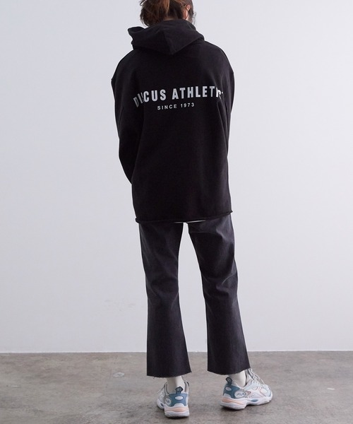 VIS（ビス）の「【ともわか×DISCUS ATHLETIC(R)】【WEB限定】裏毛カットオフプルパーカー（パーカー・レディース・ホワイト/パープル/ブラック・FREE）」の17枚目の写真