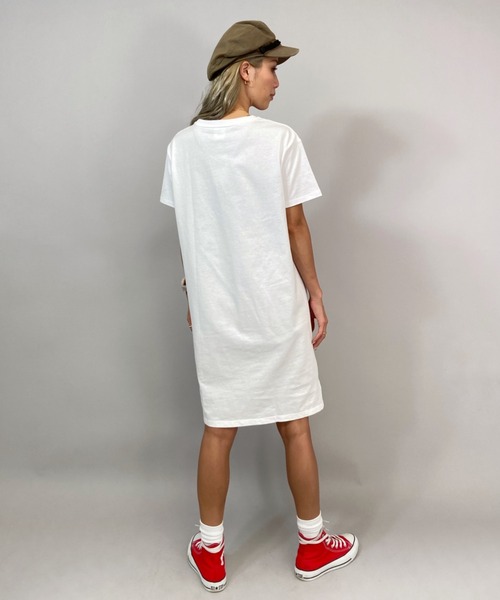 Champion（チャンピオン）の「ＣHAMPION/チャンピオン  ルーズシルエットＴシャツワンピース   CW-S304（ワンピース・レディース・ホワイト/カーキ/ブラック・L/M）」の6枚目の写真
