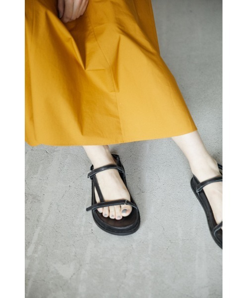 BLACK BY MOUSSY（ブラックバイマウジー）の「flat comfy sandal（フラットコンフィサンダル）（サンダル・レディース・ブラック/ベージュ・38/36/37）」の11枚目の写真