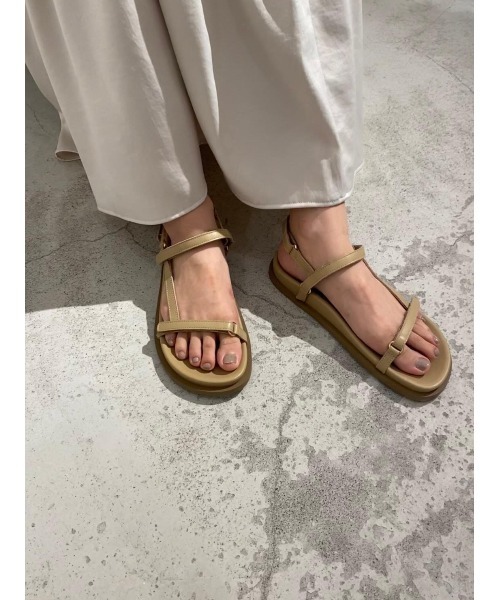 BLACK BY MOUSSY（ブラックバイマウジー）の「flat comfy sandal（フラットコンフィサンダル）（サンダル・レディース・ブラック/ベージュ・38/36/37）」の13枚目の写真