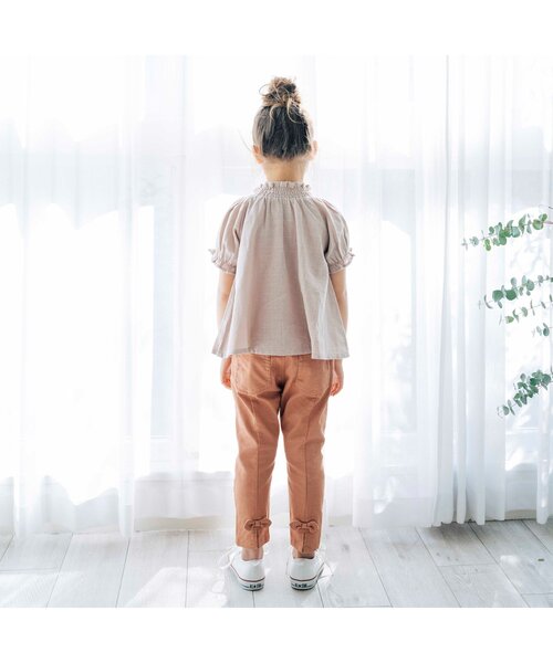 apres les cours（アプレレクール）の「WEB限定うしろスリット＆りぼんテーパードパンツ 9分丈（その他パンツ・キッズ・ベージュ/インディゴブルー/グリーン/オレンジ・80/90/100/110/120/130/140）」の14枚目の写真