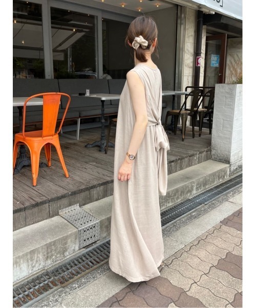 リネン混 ボートネックバックレス ボウタイ ミディワンピース titivate（ティティベイト）の「リネン混2wayリボンマキシ