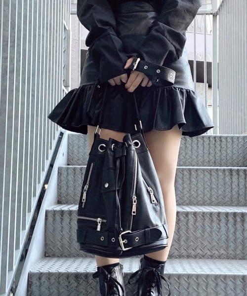 Figments（フィグメンツ）の「ライダース巾着ショルダーバッグ（ショルダーバッグ・レディース・ブラック・FREE）」の2枚目の写真