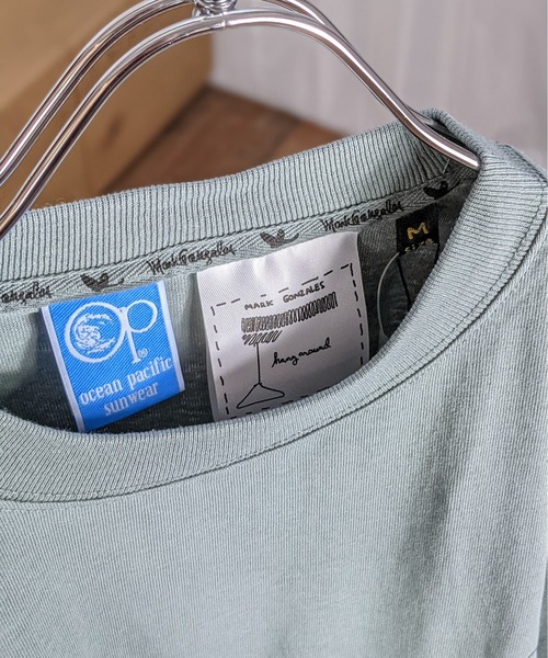 Mark Gonzales(マーク・ゴンザレス)の「MARK GONZALES×OCEAN PACIFIC/マークゴンザレス×オーシャンパシフィック "SURF"イラストプリントTEE(Tシャツ/カットソー・メンズ・ホワイト/ブラック/ベージュ/ミント・MEDIUM/LARGE/X-LARGE)」の20枚目の写真