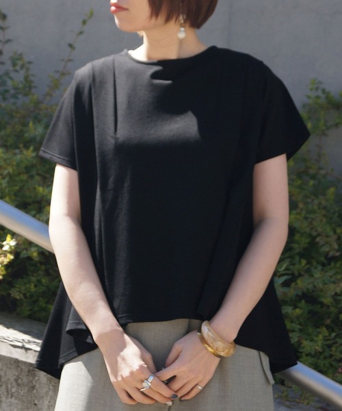 NICOLE white（ニコルホワイト）の「フレアーＴシャツ（Tシャツ/カットソー・レディース・ブラック/オフホワイト/オレンジ/ブルー・FREE）」の3枚目の写真