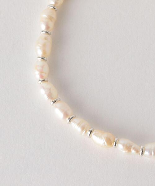 BEAUTY&YOUTH UNITED ARROWS（ビューティーアンドユースユナイテッドアローズ）の「＜AWWWSWEET（オースイート）＞ POTETO PEARL BRACELET/ブレスレット（ブレスレット・メンズ・オフホワイト・FREE）」の3枚目の写真