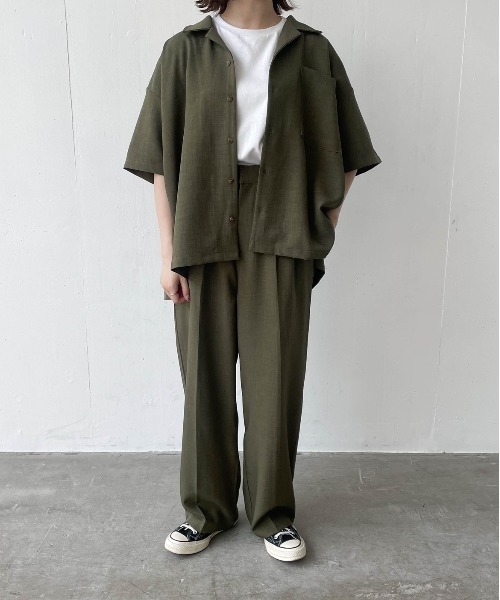 flaner（フラネ）の「ドライタッチ開襟シャツ【ユニセックス対応/セットアップ対応】（シャツ/ブラウス・レディース・ベージュ/カーキ/ナチュラル・MEDIUM/LARGE）」の17枚目の写真