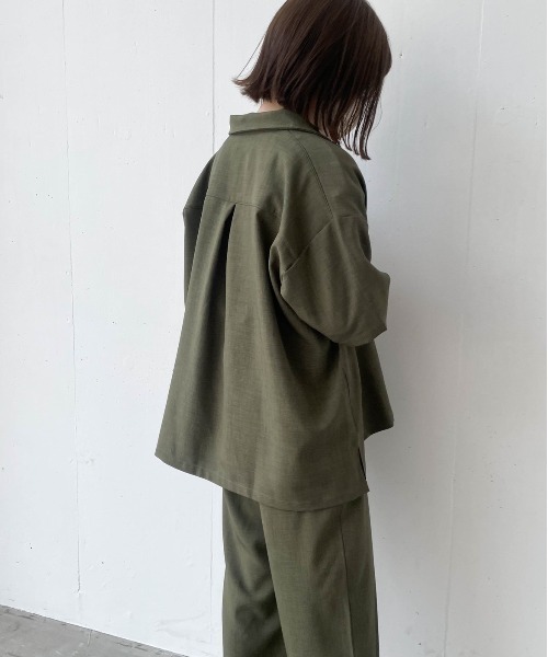 flaner（フラネ）の「ドライタッチ開襟シャツ【ユニセックス対応/セットアップ対応】（シャツ/ブラウス・レディース・ベージュ/カーキ/ナチュラル・MEDIUM/LARGE）」の16枚目の写真