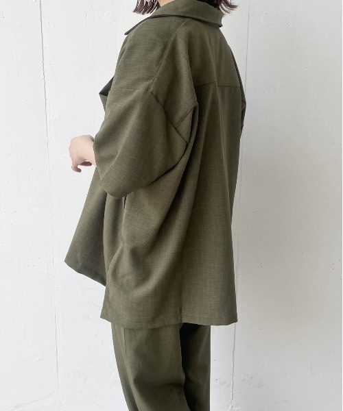 flaner（フラネ）の「ドライタッチ開襟シャツ【ユニセックス対応/セットアップ対応】（シャツ/ブラウス・レディース・ベージュ/カーキ/ナチュラル・MEDIUM/LARGE）」の14枚目の写真