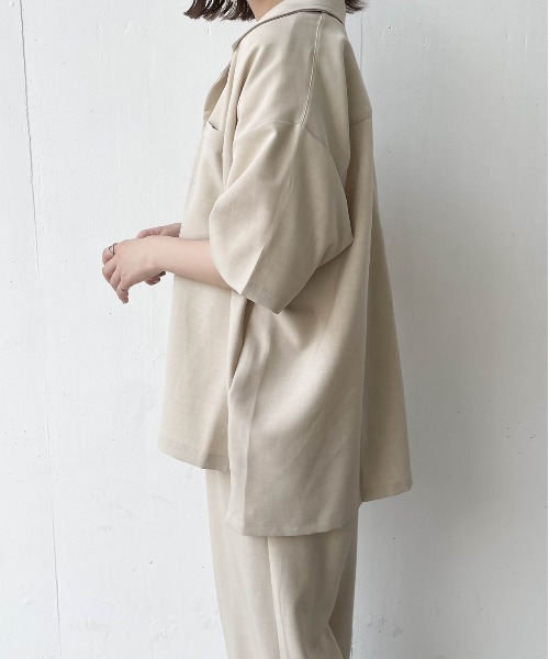 flaner（フラネ）の「ドライタッチ開襟シャツ【ユニセックス対応/セットアップ対応】（シャツ/ブラウス・レディース・ベージュ/カーキ/ナチュラル・MEDIUM/LARGE）」の21枚目の写真