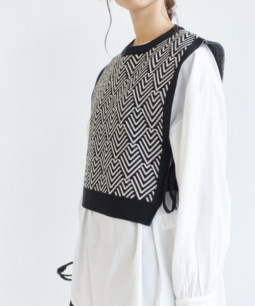 AIC.（エーアイシー）の「ジャガードニットベスト×ブラウスセット（アンサンブル・レディース・ブラック/ブラウン/グリーン・FREE）」の11枚目の写真