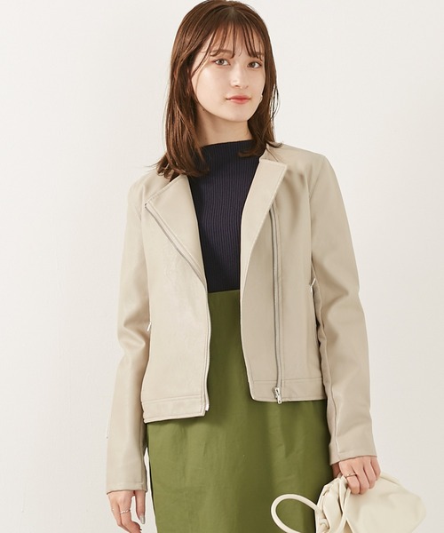 LAVEANGE（ラビアンジェ）の「フェイクレザーノーカラーライダースジャケット（ライダースジャケット・レディース・ブラック/グレイッシュベージュ・LL/3L/4L/M/L）」の3枚目の写真