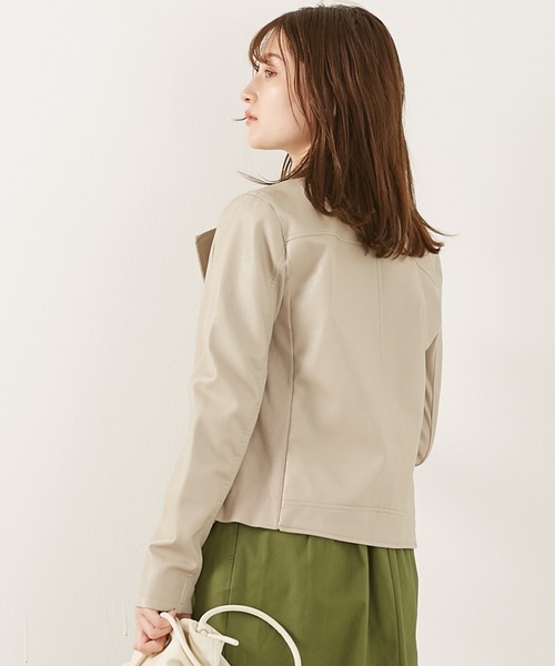 LAVEANGE（ラビアンジェ）の「フェイクレザーノーカラーライダースジャケット（ライダースジャケット・レディース・ブラック/グレイッシュベージュ・LL/3L/4L/M/L）」の5枚目の写真