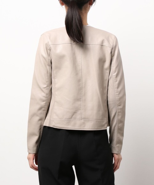 LAVEANGE（ラビアンジェ）の「フェイクレザーノーカラーライダースジャケット（ライダースジャケット・レディース・ブラック/グレイッシュベージュ・LL/3L/4L/M/L）」の12枚目の写真