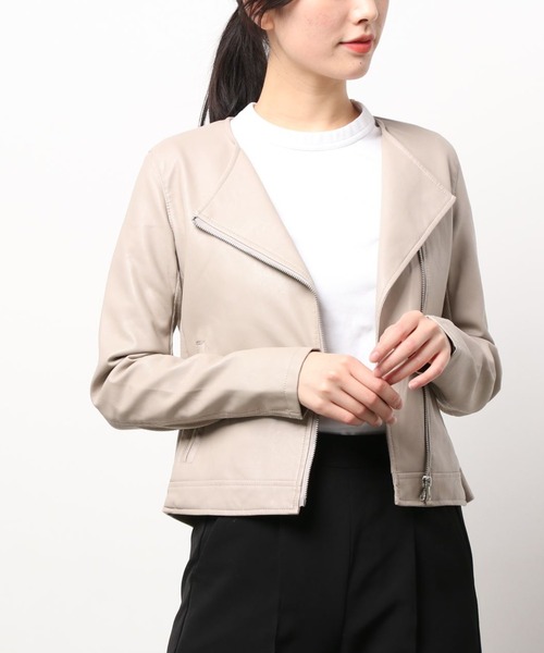 LAVEANGE（ラビアンジェ）の「フェイクレザーノーカラーライダースジャケット（ライダースジャケット・レディース・ブラック/グレイッシュベージュ・LL/3L/4L/M/L）」の10枚目の写真