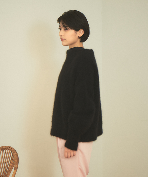 Rouge vif(ルージュヴィフ)の「ラクーンパフスリーブニット(ニット/セーター・レディース・ホワイト/ベージュ/ブラック・フリー)」の17枚目の写真