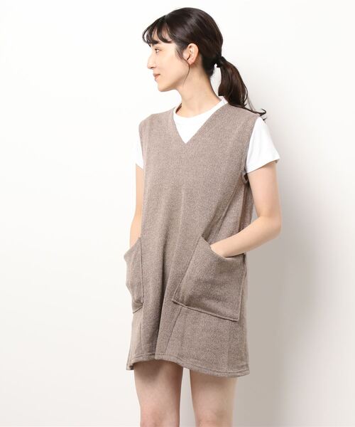 BELLUNA（ベルーナ）の「杢調素材ポケットデザインジャンパードレス（ジャンパースカート・レディース・ブラック/カーキ/モカ/チャコール・MEDIUM/LARGE/X-LARGE）」の7枚目の写真
