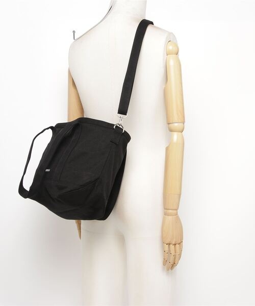 MILKFED.（ミルクフェド）の「EMBROIDERED BAR 2WAY TOTE BAG/ロゴ トートバッグ/ショルダーバッグ/A4収納（ショルダーバッグ・レディース・A/ホワイト/ベージュ/B/ネイビー/ライトパープル/ブラック/ライトピンク・ONE SIZE）」の9枚目の写真