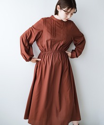 haco!（ハコ）の「着るだけで女っぽときちんと見えが叶う　ピンタックづかいが上品なウエストギャザーワンピース（ワンピース）」