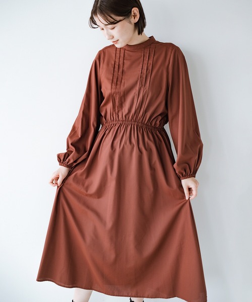 haco!(ハコ)の「着るだけで女っぽときちんと見えが叶う ピンタックづかいが上品なウエストギャザーワンピース(ワンピース・レディース・ブラウン/ベージュ系その他・SMALL/MEDIUM/LARGE/X-LARGE)」の11枚目の写真