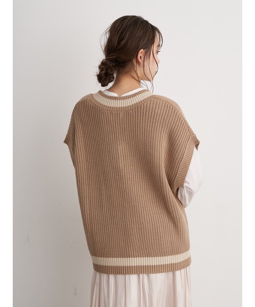 earth music&ecology（アースミュージックアンドエコロジー）の「チルデンニットベスト　＊（ベスト・レディース・チャコールグレー/ベージュ/オフホワイト・FREE）」の10枚目の写真