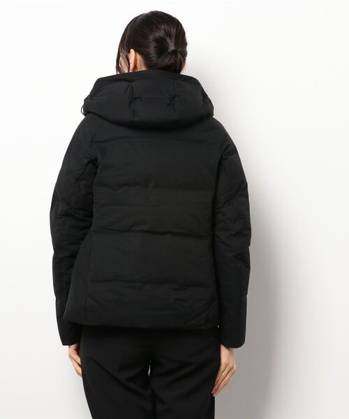 DESCENTE ALLTERRAIN（デサント　オルテライン）の「【DESCENTE ALLTERRAIN】MOUNTAINEER:ダウンジャケット（ダウンジャケット/コート・レディース・ブラック/ネイビー・MEDIUM/LARGE）」の15枚目の写真