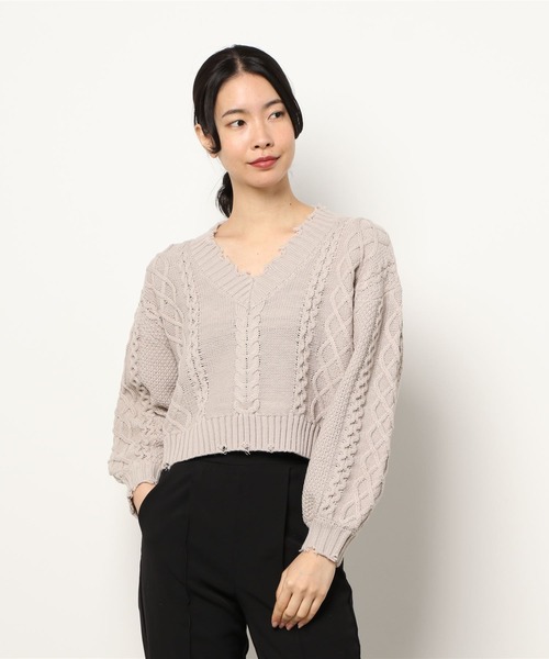 INGNI(イング)の「Vネックケーブルダメージ加工ショートニット(ニット/セーター・レディース・チャコールグレー/グリーン/アイボリー/グレー系その他/オレンジ・M)」の4枚目の写真