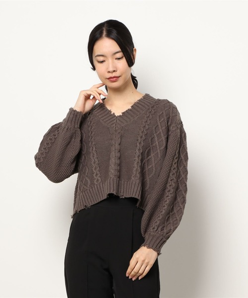 INGNI(イング)の「Vネックケーブルダメージ加工ショートニット(ニット/セーター・レディース・チャコールグレー/グリーン/アイボリー/グレー系その他/オレンジ・M)」の3枚目の写真