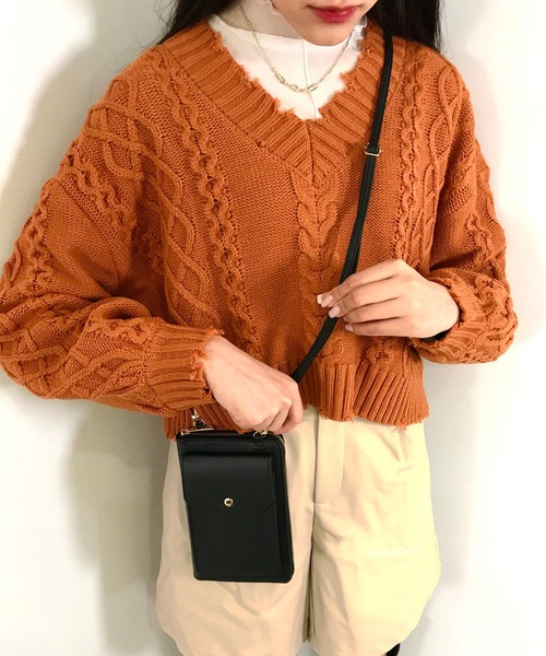 INGNI(イング)の「Vネックケーブルダメージ加工ショートニット(ニット/セーター・レディース・チャコールグレー/グリーン/アイボリー/グレー系その他/オレンジ・M)」の1枚目の写真