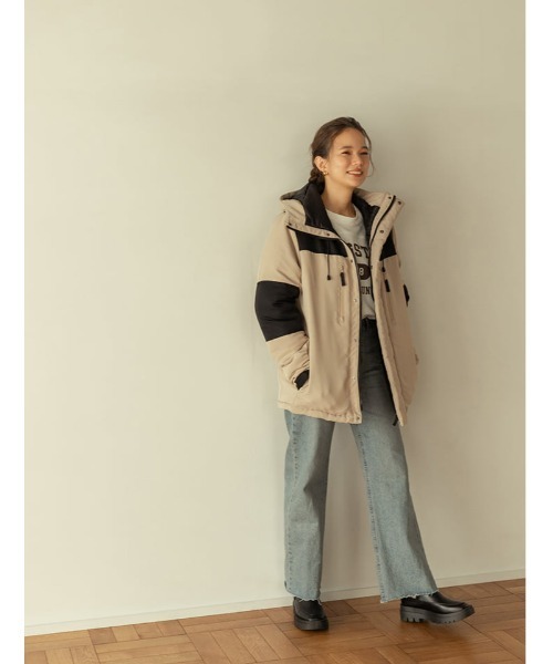 fifth(フィフス)の「配色切り替え中綿ダウンジャケット(ダウンジャケット/コート・レディース・カーキ/ベージュ・MEDIUM)」の4枚目の写真