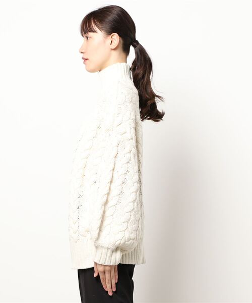 EGOIST（エゴイスト）の「ケーブルボリュームニットトップス（ニット/セーター・レディース・ブラック/アイボリー/ライトブラウン・FREE）」の17枚目の写真